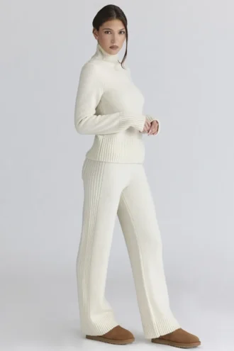 Lara Ivory Merinoull Ribbstickade byxor