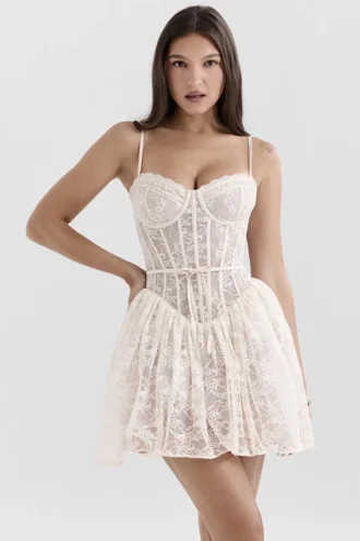 Louisa Vintage miniklänning i krämfärgat spets