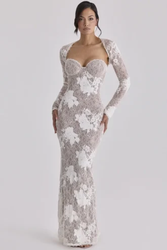 Lucienne Ivory Embroidered Lace Maxi Klänning – Begränsad utgåva