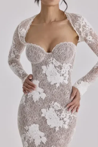 Lucienne Ivory Embroidered Lace Maxi Klänning – Begränsad utgåva