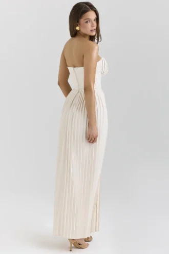 Marcella Ivory Georgette Plisserad Maxiklänning